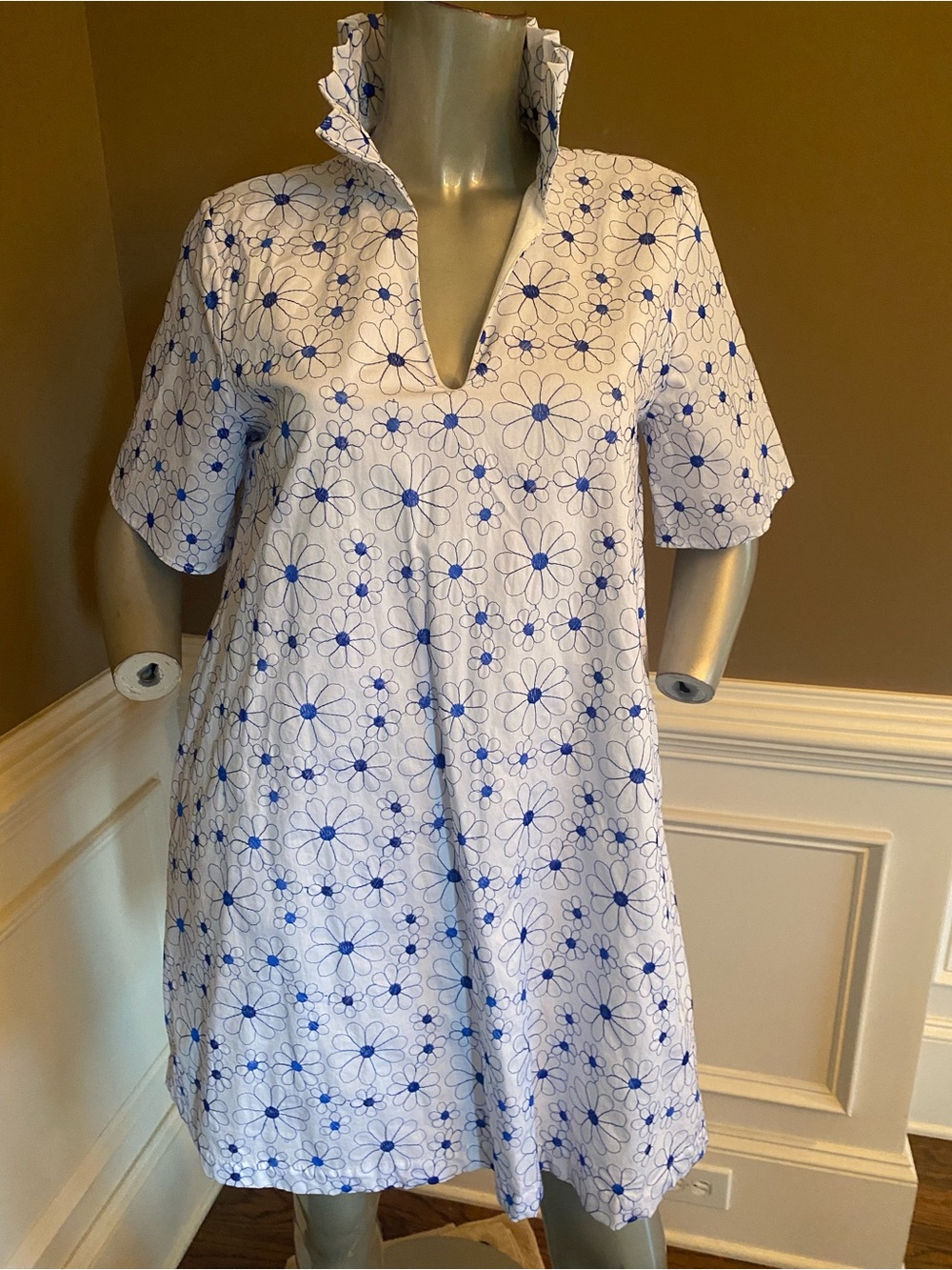 Adrienne White Shift Dress with Blue Floral Print Cotton Blend size Small